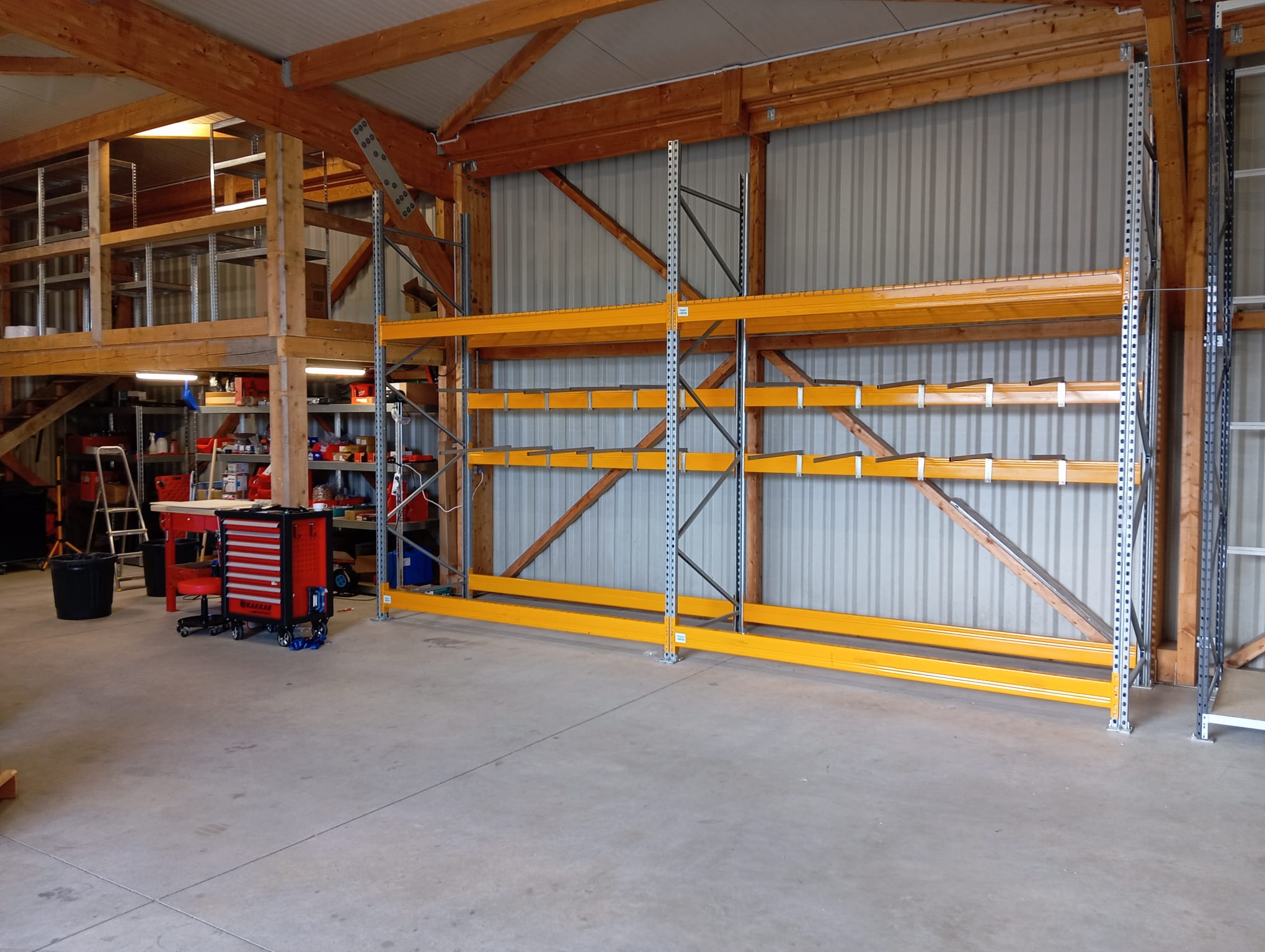 Installation de rayonnages industriels à Pau (64)