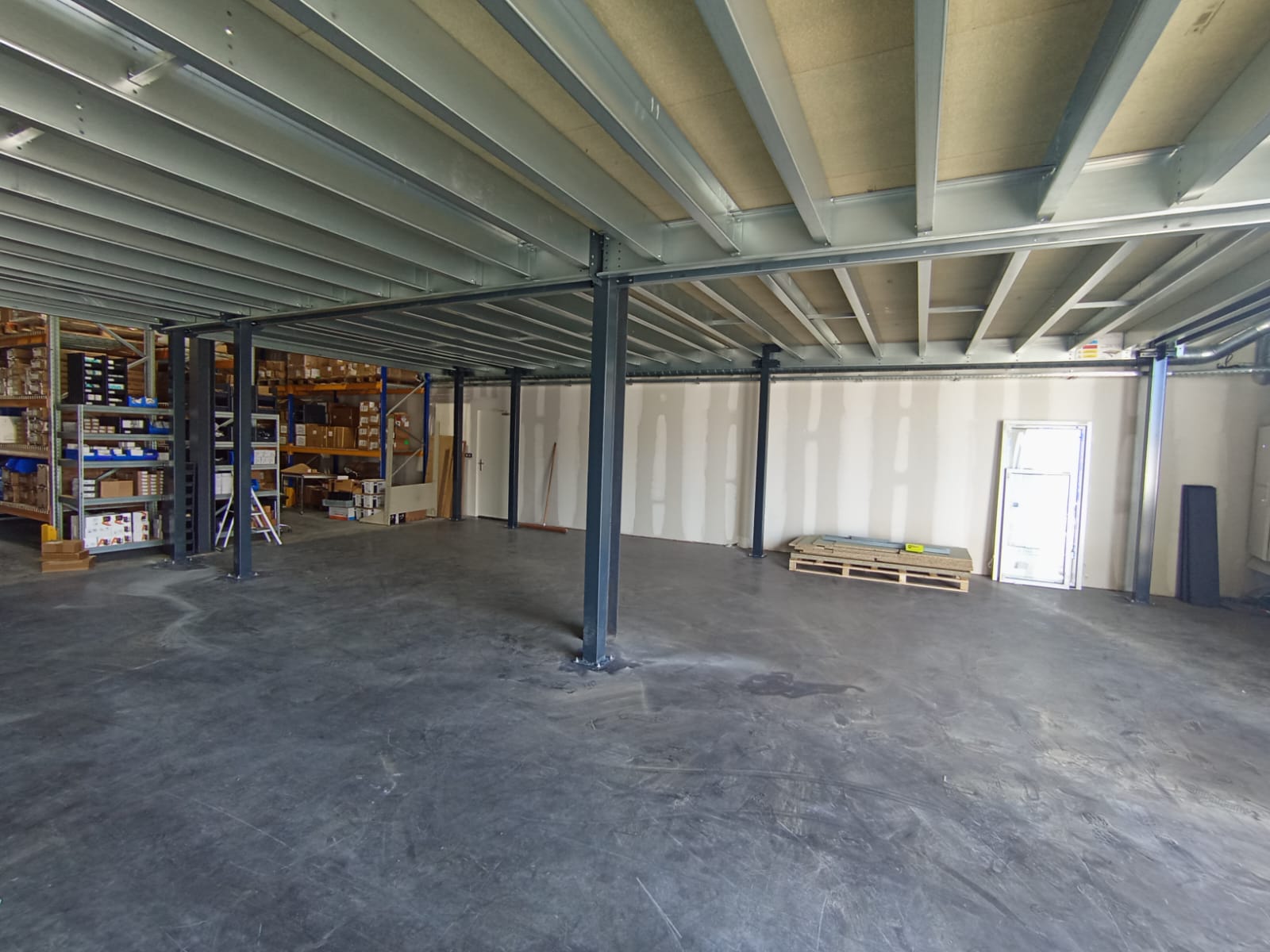Installation d'une plateforme mezzanine à Bordeaux (33)